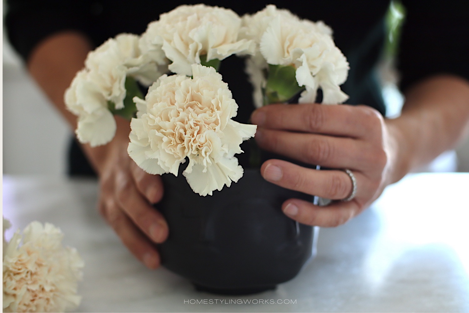 A STEP-BY-STEP TUTORIAL TO MAKING CARNATIONS “MAGAZINE BEAUTIFUL”