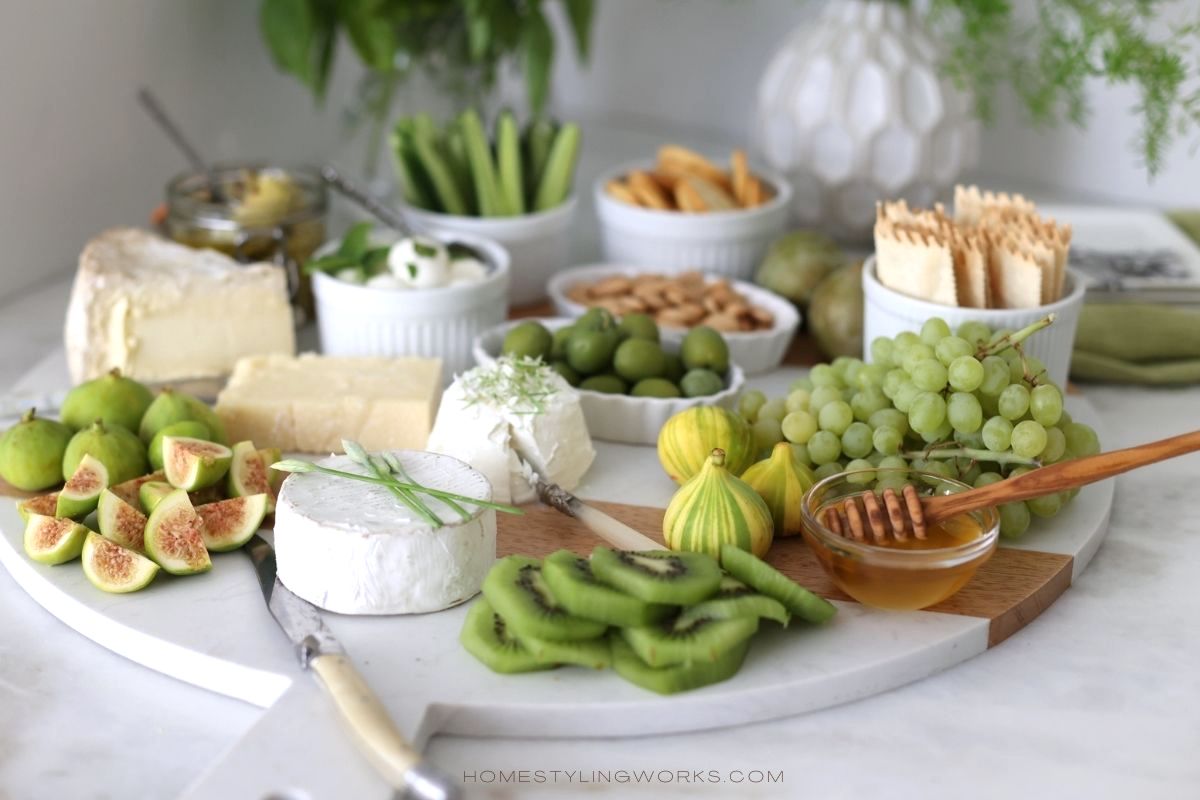 HOW TO STYLE A BEAUTIFUL CHEESE board